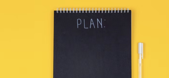 a checklist that says the word plan on it